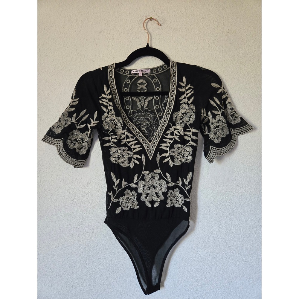 Bailey Rose Black Floral Embroidered Mesh Bodysuit XS Short V-Neck Flutter Slv - Picture 10 of 10